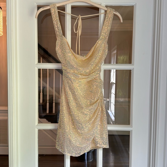 Lucy In The Sky Sequin Ruched Bodycon Dress in cream size S - Picture 2 of 4